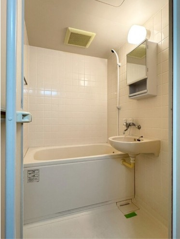 北沢スタディオスの浴室