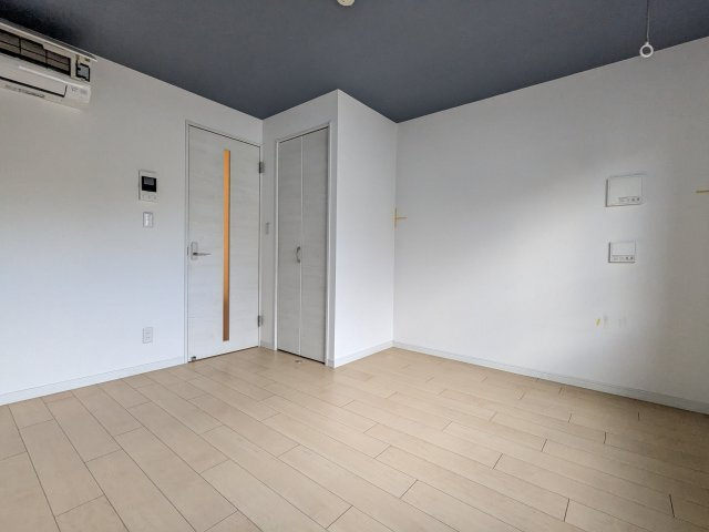 エルファーロ笹塚IIの居間・リビング