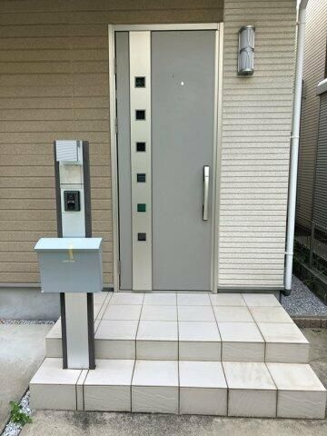 下高井戸戸建のエントランス