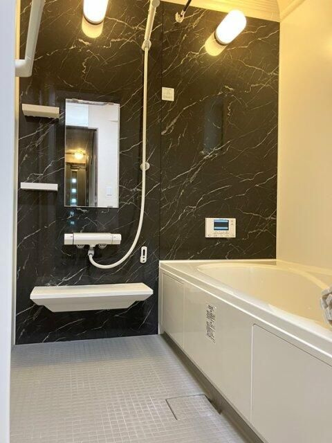 下高井戸戸建の浴室