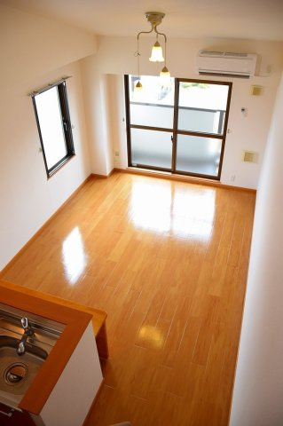 サバ－バンハウスⅡの居間・リビング