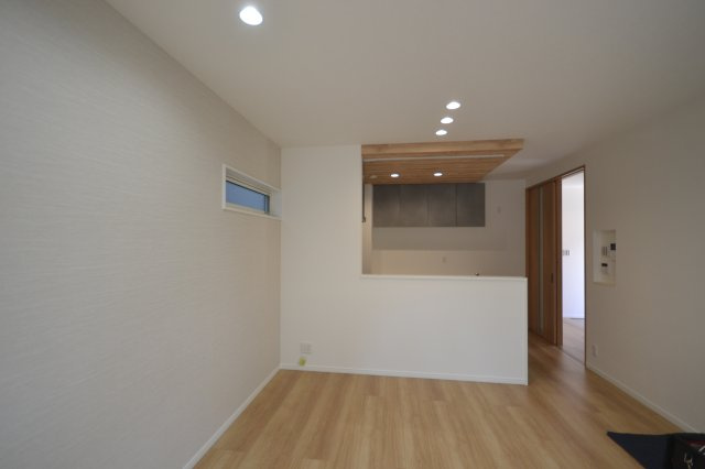 岸和田市下野町5丁目　新築戸建の居間・リビング