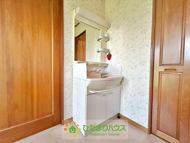 久喜市吉羽　中古一戸建ての独立洗面台
