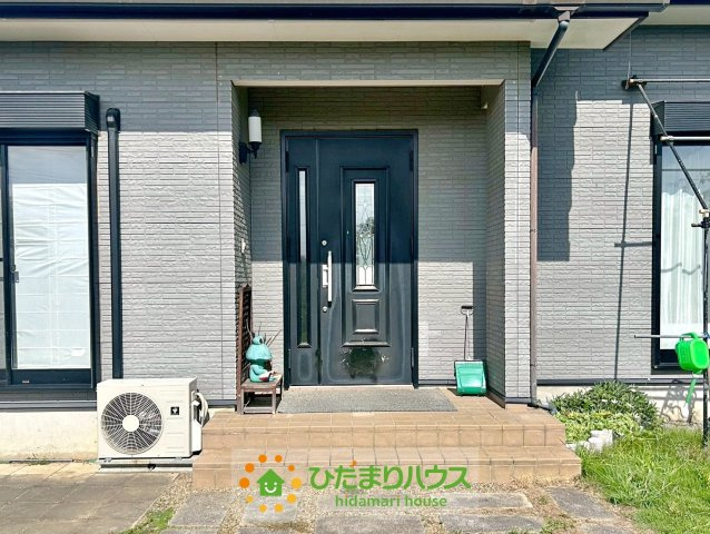 久喜市吉羽　中古一戸建ての玄関