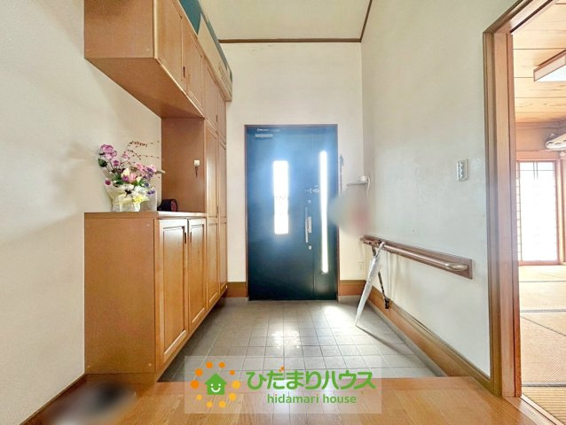 久喜市吉羽　中古一戸建ての玄関