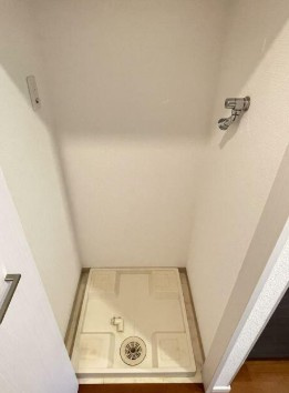 【設備】 | スカイコート新宿落合壱番館 | 室内洗濯機置き場。