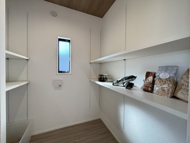 MELDIA千種区自由ヶ丘115①｜名古屋市の戸建ならホームアップの収納|食料品や消耗品のストックに便利なパントリー