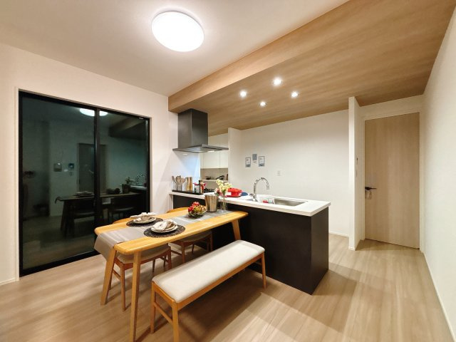 MELDIA千種区自由ヶ丘115①｜名古屋市の戸建ならホームアップの居間・リビング