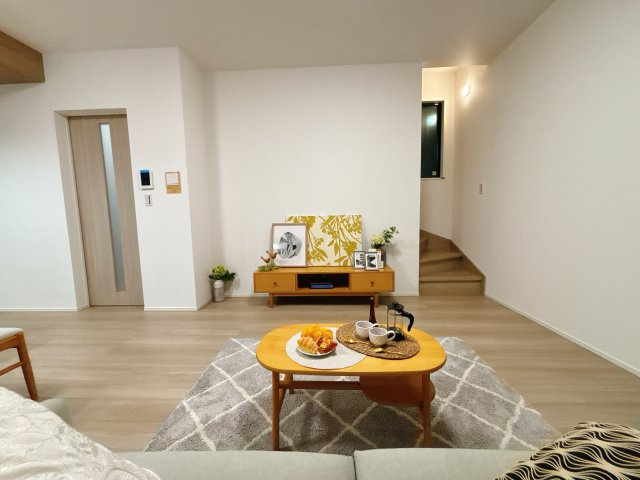 MELDIA千種区自由ヶ丘115①｜名古屋市の戸建ならホームアップの居間・リビング