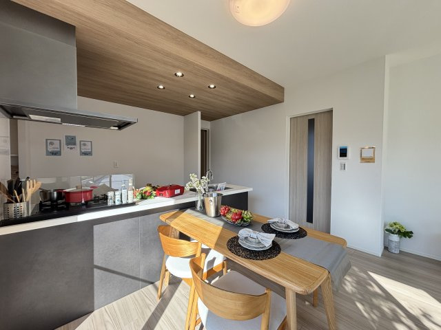 MELDIA千種区自由ヶ丘115①｜名古屋市の戸建ならホームアップの居間・リビング