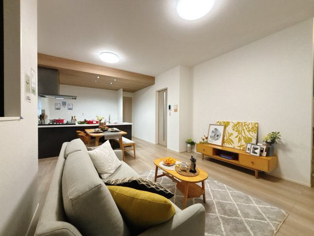 MELDIA千種区自由ヶ丘115①｜名古屋市の戸建ならホームアップの居間・リビング|使いやすいリビング