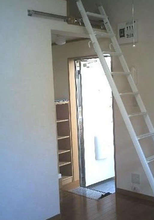 カーサ梅里の玄関