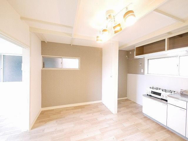 俵口町989-6戸建のキッチン