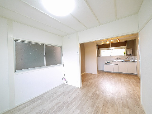 俵口町989-6戸建の洋室