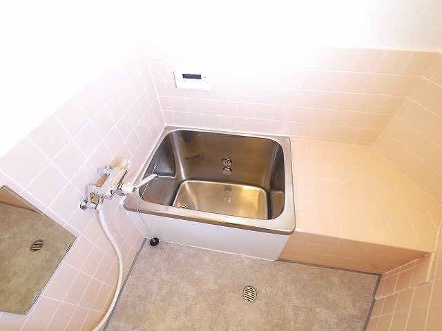 俵口町989-6戸建の浴室