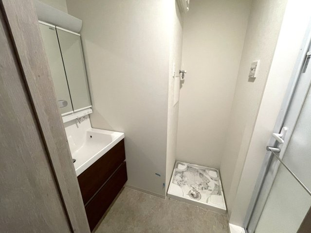 SPICA HOUSE与野本町の洗面所|洗面台独立、室内洗濯機置き場あり