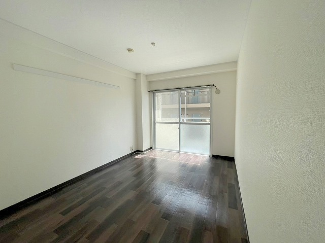 メガログリースの居間・リビング