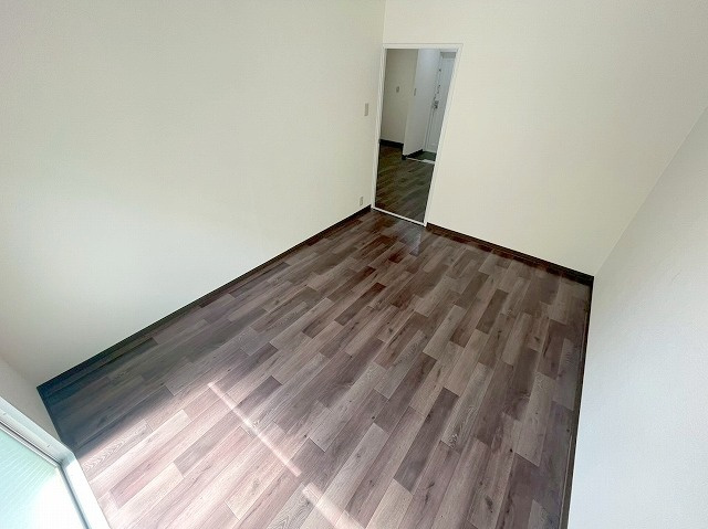 メガログリースの洋室