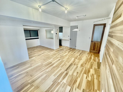 【居間・リビング】 | ダイアパレス舟入通り | 令和7年8月リノベーション工事完了