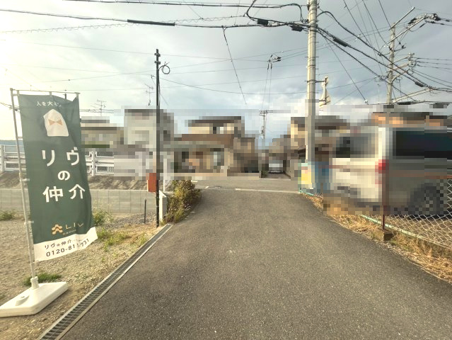 長岡京市滝ノ町1丁目の前面道路含む現地写真|現地「緑色」のぼりが目印です。
お気軽にお問い合わせください！