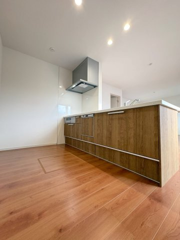 長岡京市滝ノ町1丁目のキッチン|収納力たっぷりの使いやすそうなキッチンです◎