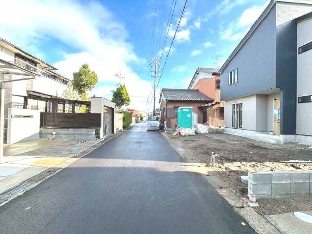 ファーストタウン　丹羽郡扶桑町高雄下山第2　全1区画分譲の前面道路含む現地写真|「現地（2025年10月20日）撮影」　
■前面道路　
■ヤマダ不動産　株式会社リライフ