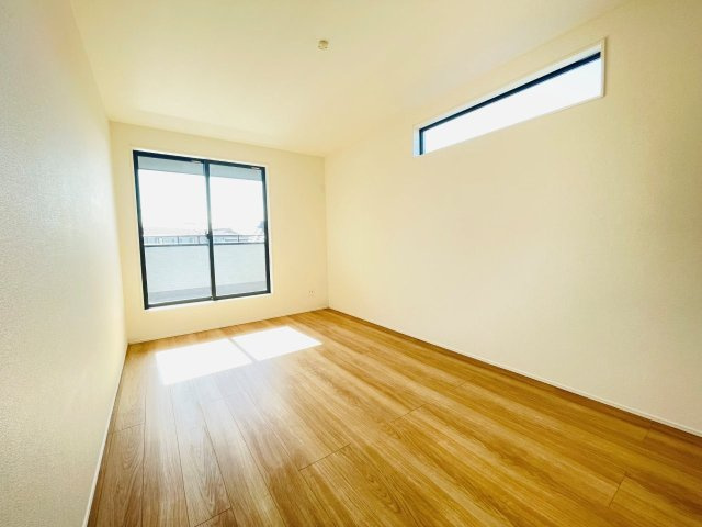 岡崎市赤渋町3期　新築分譲住宅　全3棟　1号棟の洋室|居室は、収納つきで子ども部屋や寝室など多彩な用途の利用ができます♪