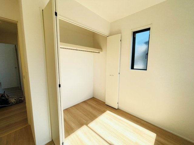 岡崎市赤渋町3期　新築分譲住宅　全3棟　1号棟の収納|豊富な数のクローゼットには、衣類、日用品、家族の思い出まで大切に保管できます♪