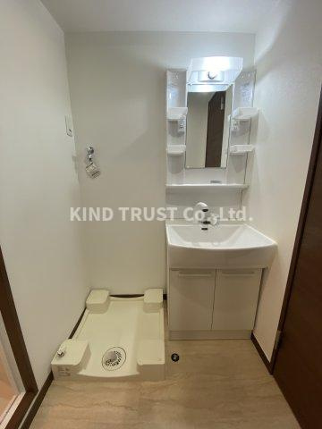 ES-Grande大阪同心の洗面所|明るい洗面所です