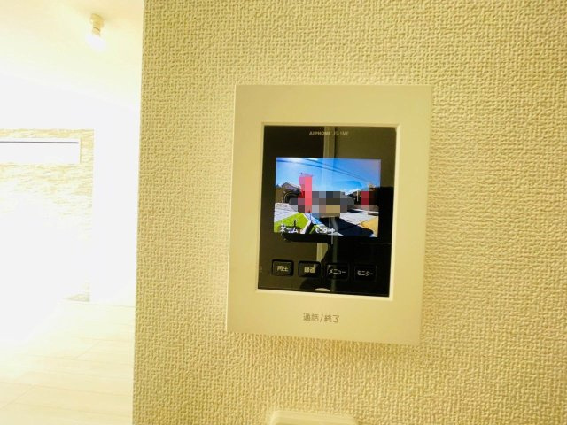 岡崎市赤渋町3期　新築分譲住宅　全3棟　2号棟のセキュリティ|モニター付きインターホンで来客対応も安心です♪