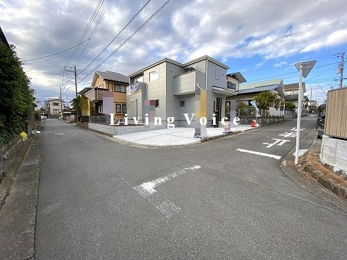 【前面道路含む現地写真】 | 【仲介手数料０円】平塚市ふじみ野2丁目　新築一戸建て | 【仲介手数料０円】平塚市ふじみ野2丁目　新築一戸建て