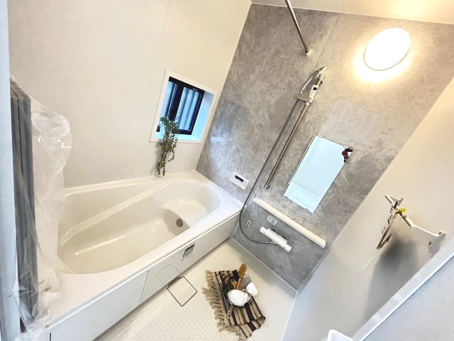 【浴室】 | 福岡市東区美和台5丁目第1　A号棟（全2棟）【仲介手数料無料・0円】 | 現地写真。浴室です。