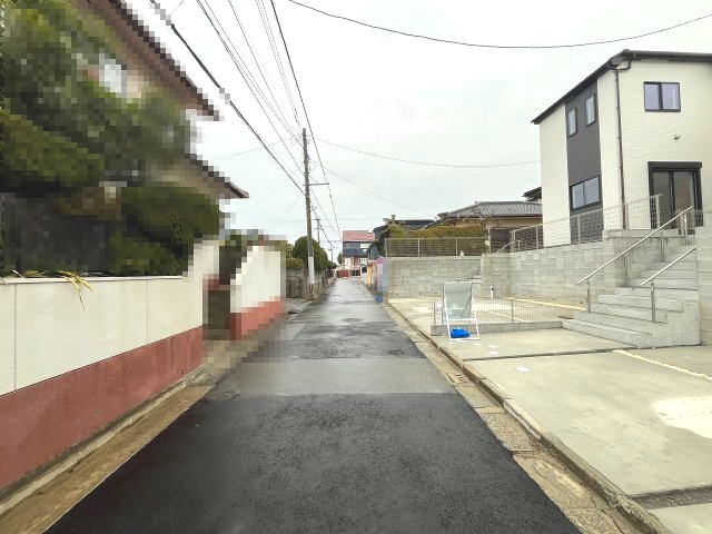 【その他】 | 福岡市東区美和台5丁目第1　A号棟（全2棟）【仲介手数料無料・0円】 | 現地写真。前面道路です。