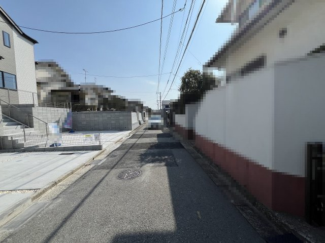 【その他】 | 福岡市東区美和台5丁目第1　A号棟（全2棟）【仲介手数料無料・0円】 | 現地写真。前面道路です。