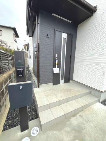 【玄関】 | 福岡市東区美和台5丁目第1　A号棟（全2棟）【仲介手数料無料・0円】 | 現地写真。