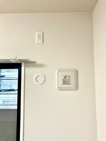 ジェイシティ中新町のその他|コンセント・配管穴完備です。