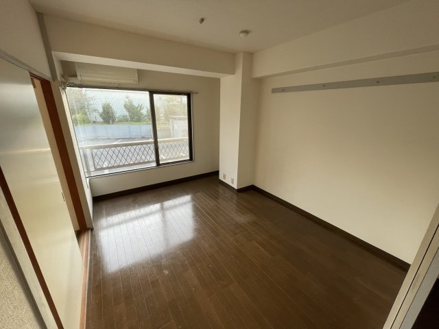 ディアコート東金の洋室