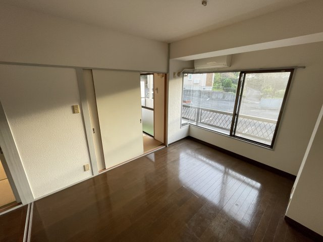 ディアコート東金の洋室