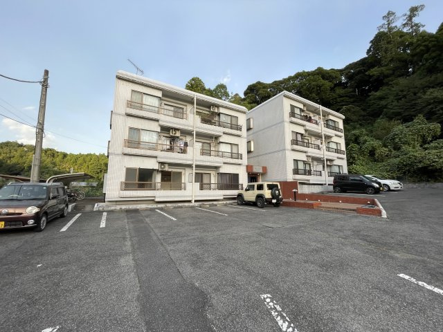 ディアコート東金の駐車場