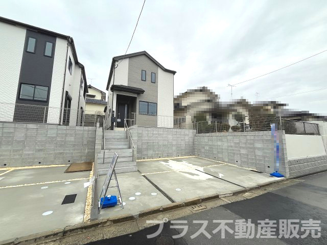 【外観】 | 福岡市東区美和台5丁目第1　B号棟（全2棟）【仲介手数料無料・0円】 | 現地写真。プラス不動産販売なら、現場の全ての棟をまとめてご見学頂けます。