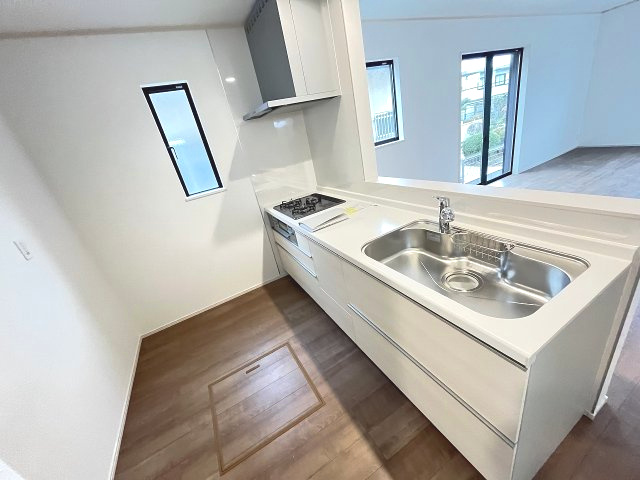 【キッチン】 | 福岡市東区美和台5丁目第1　B号棟（全2棟）【仲介手数料無料・0円】 | 施工例。施工例は完成時と異なる場合があります。