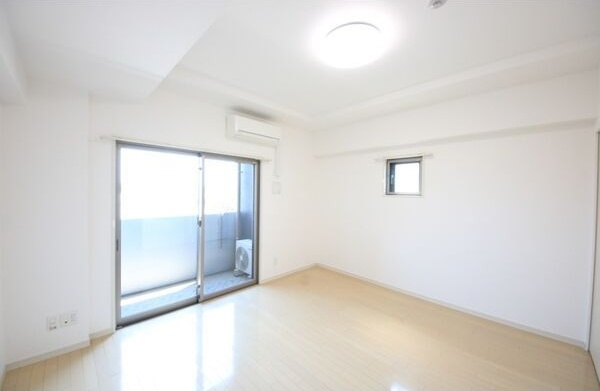 FRENCIA NOIE名駅の居間・リビング