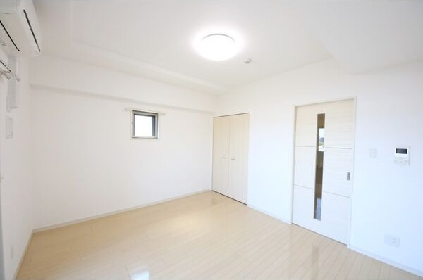 FRENCIA NOIE名駅の内装