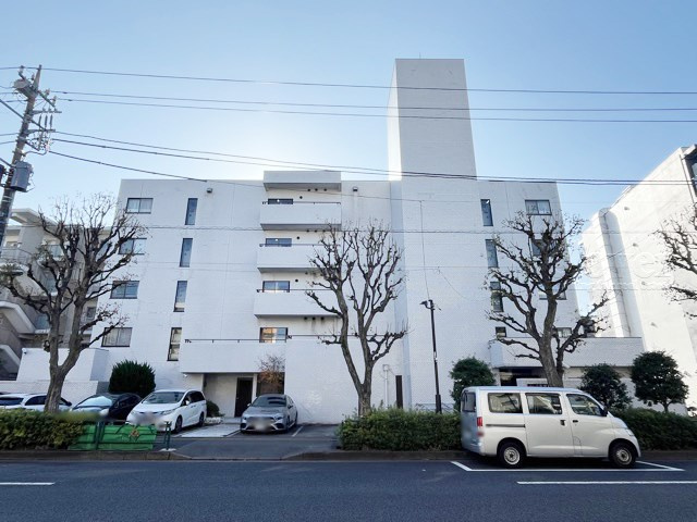 【外観】 | パレス永福 | 手入れの行き届いた外壁やエントランスなど、「見ればわかる」レベルで清潔感を保ったマンションです。築年数を感じさせない姿で皆様をお出迎えします。～即日のご見学可能～　お問合せはお気軽にどうぞ。