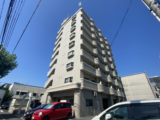 プライム出島の外観|外観は落ち着いています