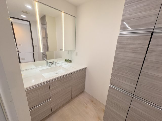 ワコーレ舞子オーナーズヴィラの独立洗面台