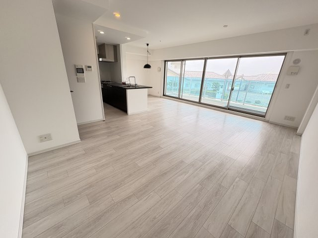 ワコーレ舞子オーナーズヴィラの居間・リビング