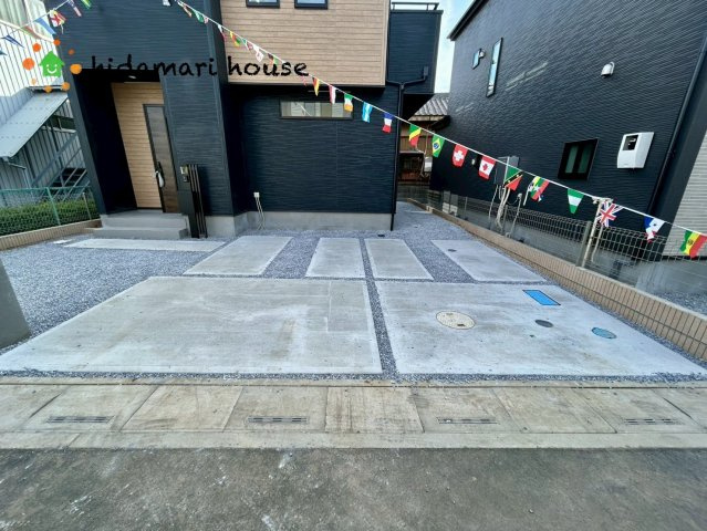 上尾市原市20期　新築戸建　グラファーレ04の駐車場