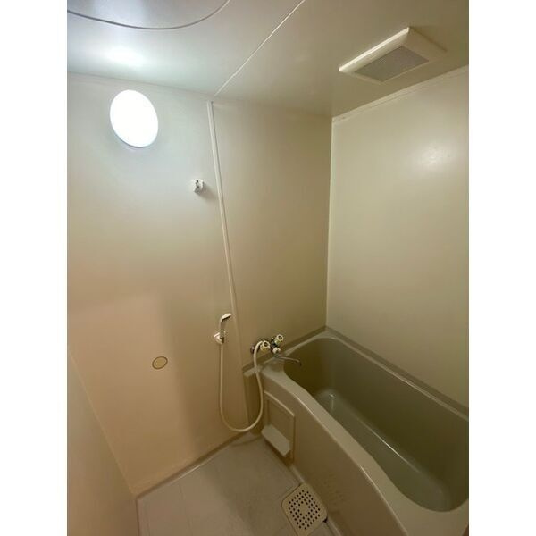 ハイムKUSAKIの浴室