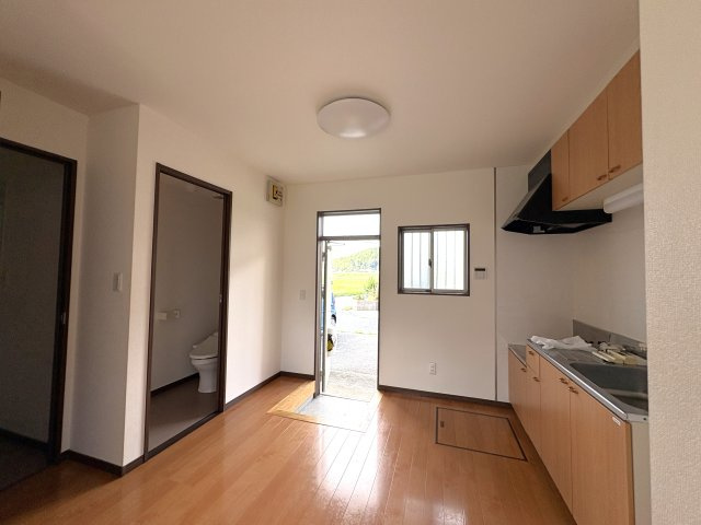 茂原市上永吉のアパートの居間・リビング